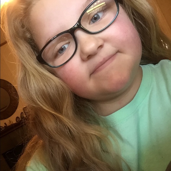 Meet your Posher, Kylee - Picture 1 of 1